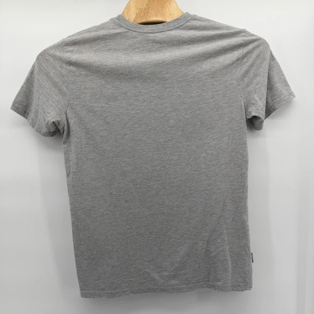 NBA Graphic T-Shirt Mens Medium‎ Gray Flaming Basketball Logo Short Sleeve Tee